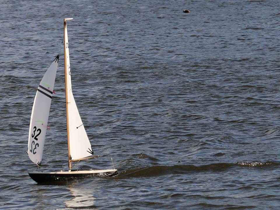 soling rc sailboat